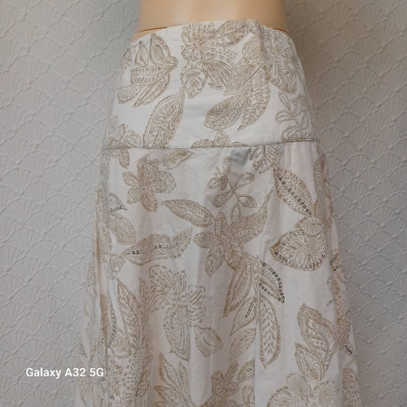 a.n.a Women Size 22w White and Tan Maxi Skirt - Picture 8 of 14